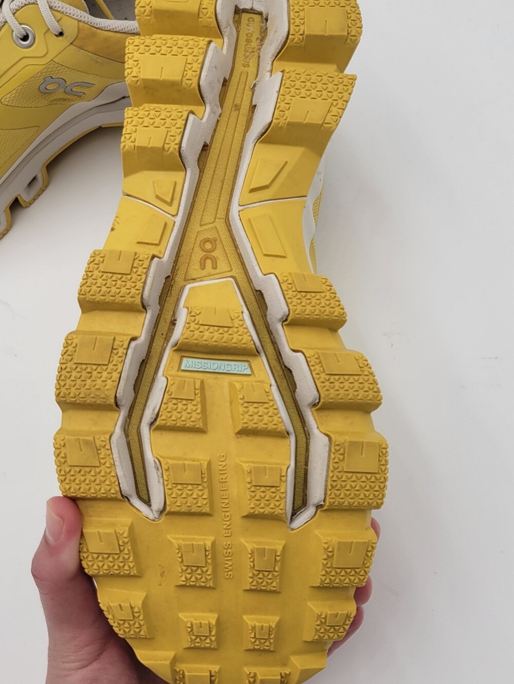 ON Women's Cloudventure Waterproof running shoes Mustard/Plearl size 10 - Picture 8 of 9